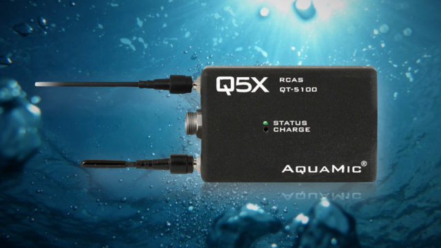Émetteur bodypack sans fil étanche : Q5X AquaMic sous les mers © DR