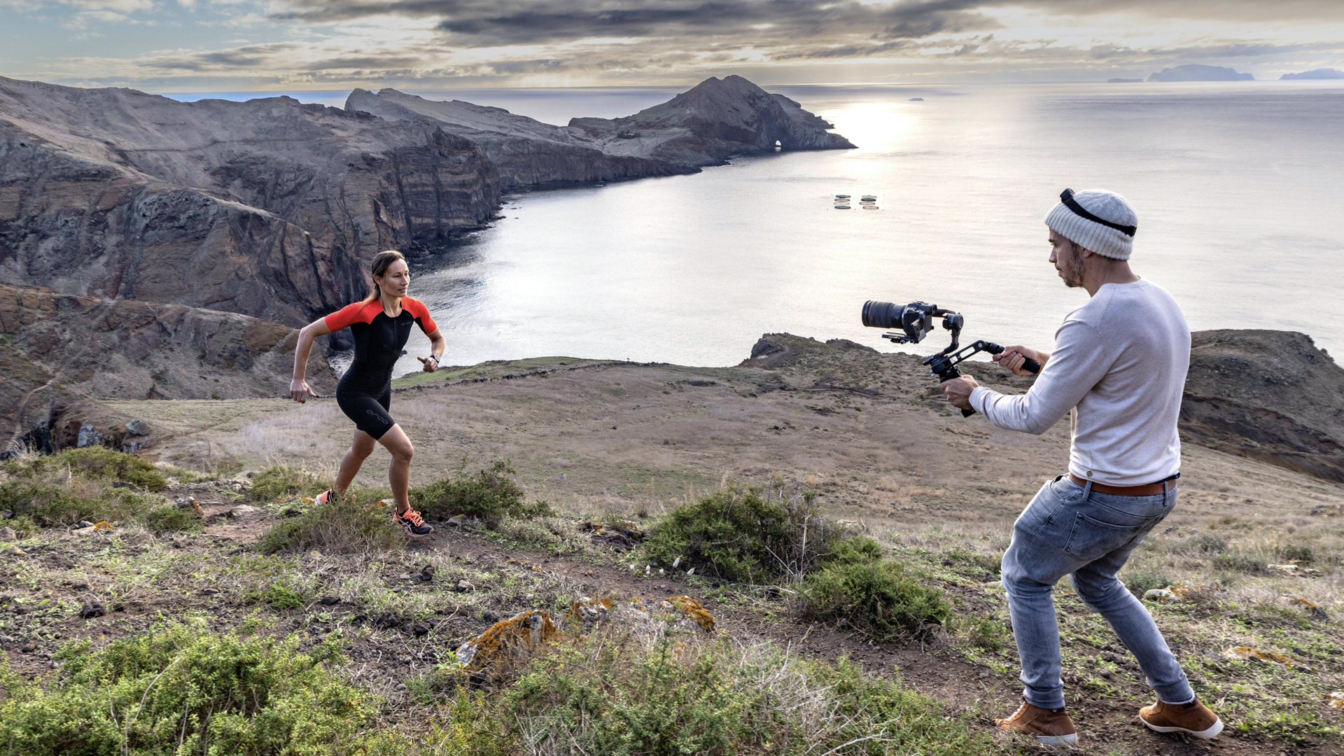 Lire la suite à propos de l’article EOS Cinema R5C, l’hybride des deux mondes !