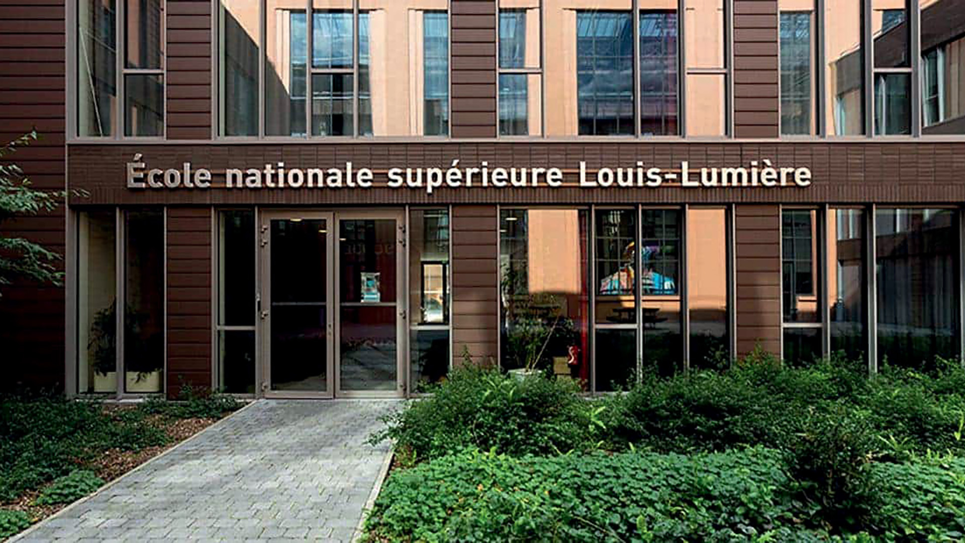 Lire la suite à propos de l’article L’ENS Louis-Lumière s’offre une salle multicanale pour le son 3D