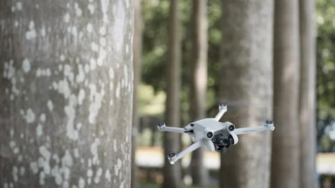 Lire la suite à propos de l’article DJI réinvente le drone léger avec le Mini 3 Pro