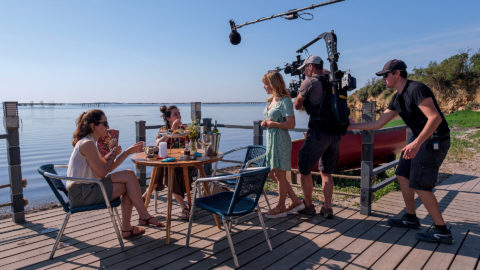 Lire la suite à propos de l’article Voyage au cœur de la postproduction de deux séries phares