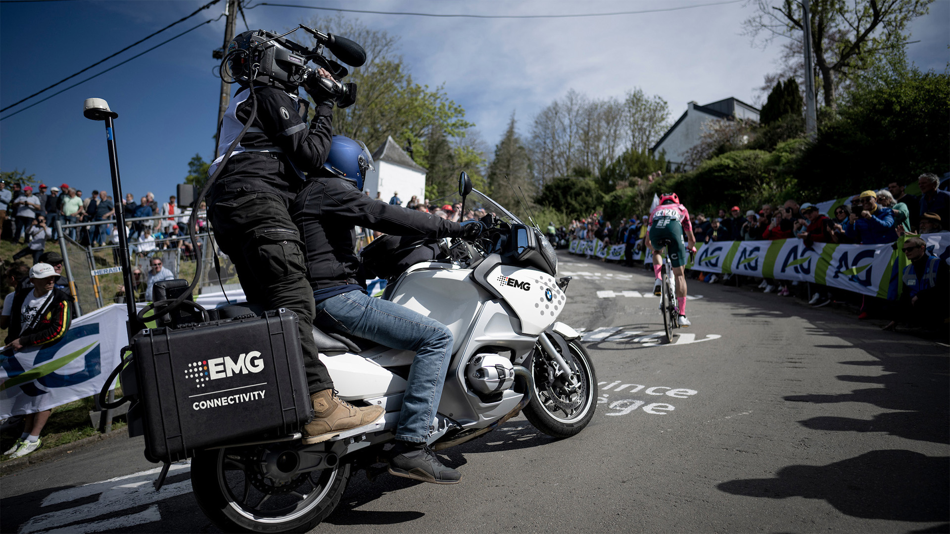 You are currently viewing Trois en un, EMG réunit tous ses services HF sous la marque EMG Connectivity 