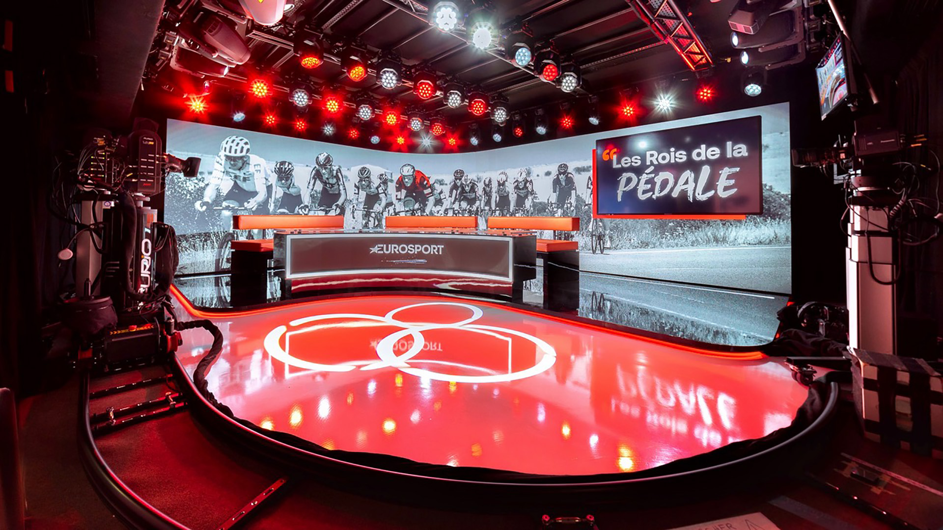 Lire la suite à propos de l’article Le nouveau plateau d&rsquo;Eurosport France dit adieu à l&rsquo;incandescence