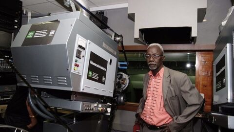 Lire la suite à propos de l’article Le réalisateur Souleymane Cissé recevra le Carrosse d’Or à Cannes !