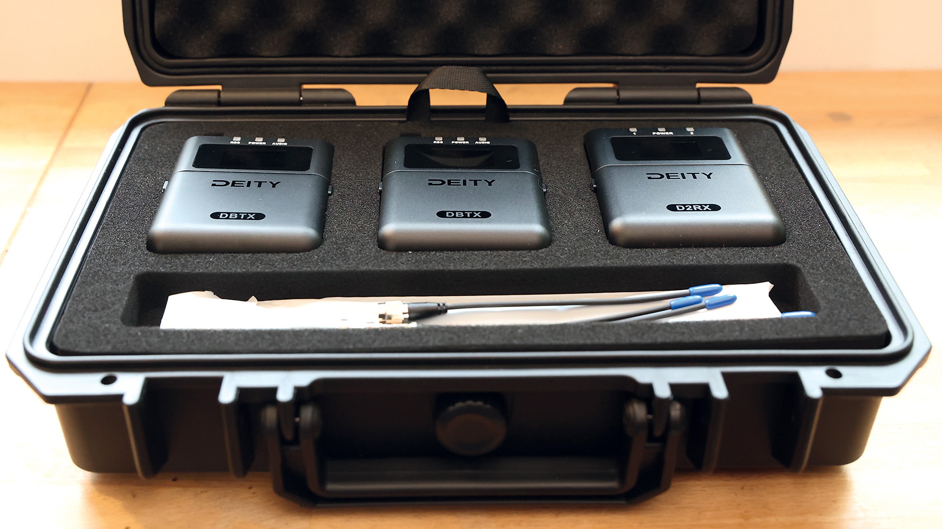 Lire la suite à propos de l’article Deity Theos Digital Wireless – Ensemble HF numérique deux canaux