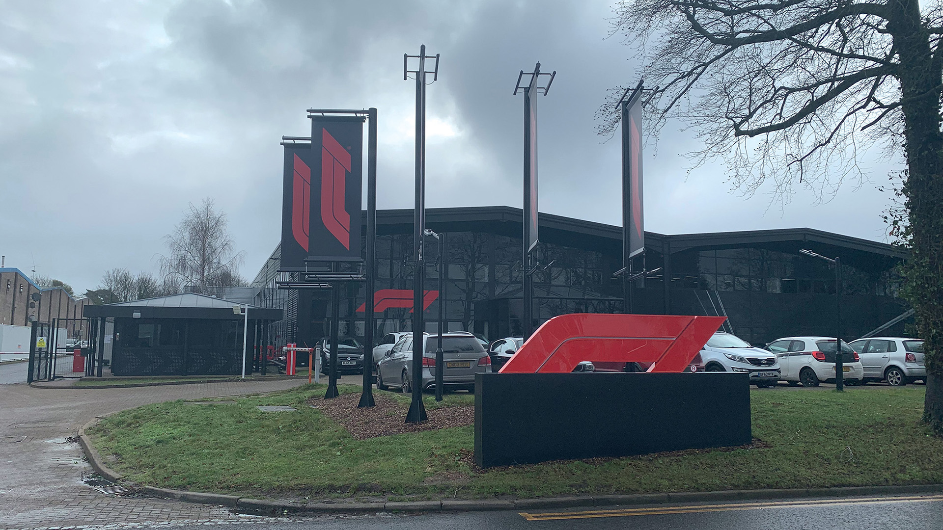 Lire la suite à propos de l’article Formule 1. Au cœur du centre de production High Tech