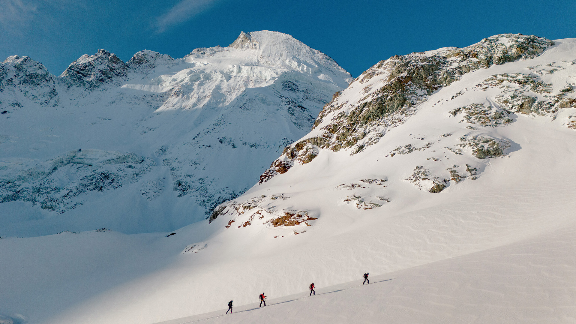 Lire la suite à propos de l’article Alpine Quest, de Vienne à Monaco, tournage intense dans les Alpes